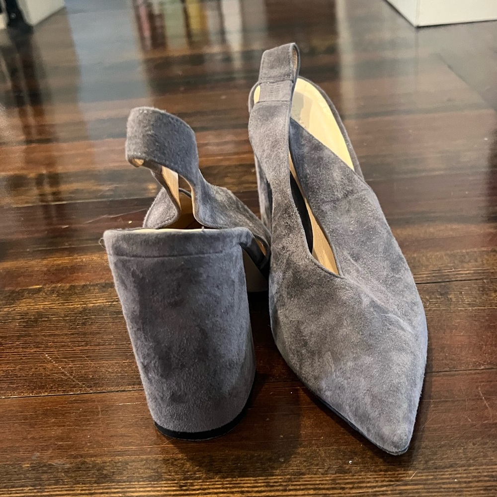 Barney’s New York Vero Cuoio Gray Pumps - Picture 2 of 5